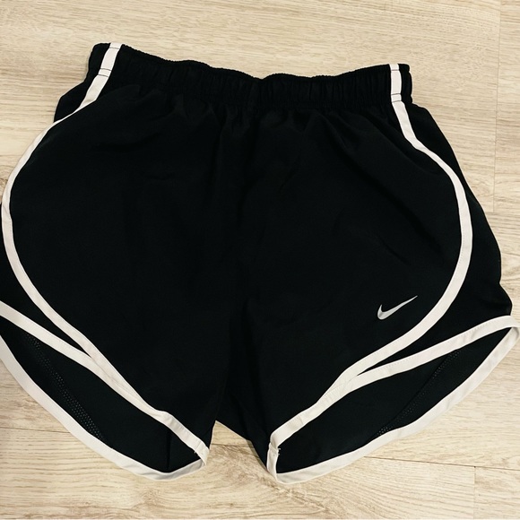 Nike Dri-FIT Tempo Running Shorts - Picture 2 of 6